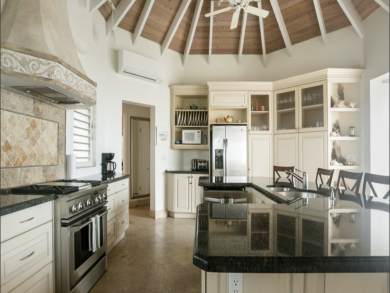 Contemporary Four Bedroom on Grace Bay